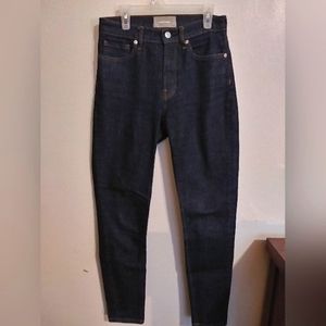 LIKE NEW Everlane High Rise Skinny Jean size 25 in Dark Indigo